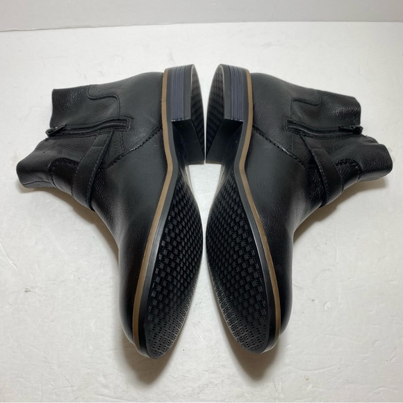 CLARKS Women's Camzin Loop Buckled Black Leather Booties Size 7.5 - Picture 9 of 16